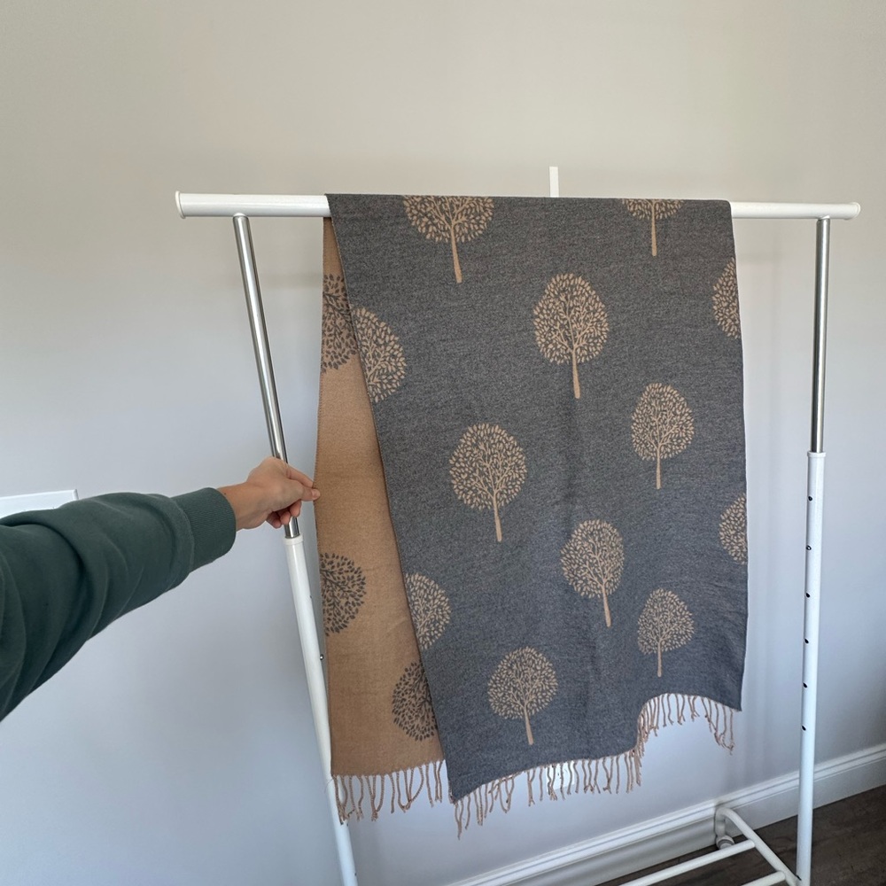 Cashmere scarf